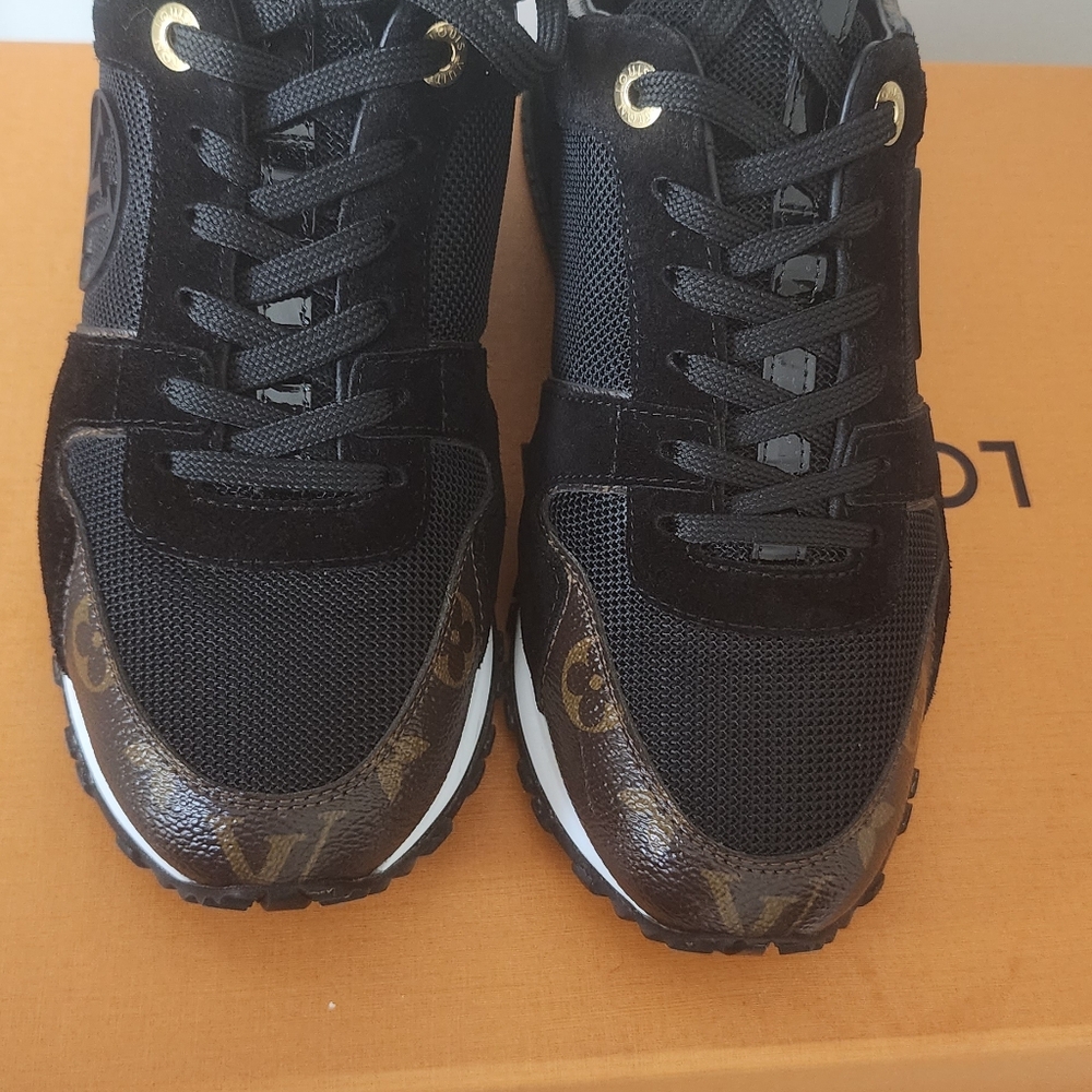 LV Runaway sneakers sz 39 - Picture 7 of 7
